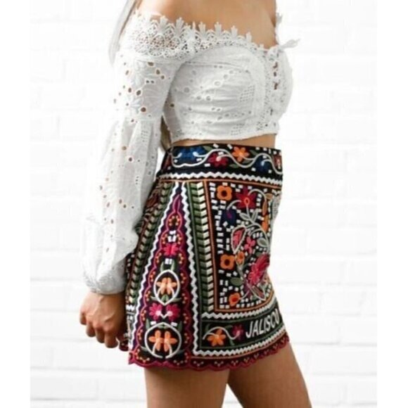 NEW Herencia Collection State Reina Black Floral Embroidered Mini Skirt - Picture 4 of 12
